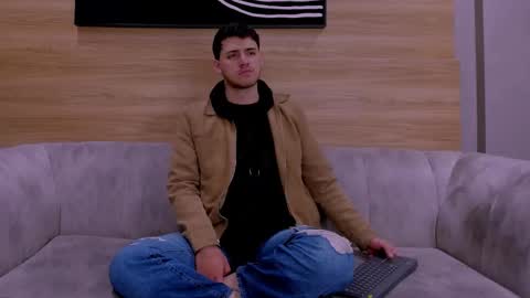 heteros men online show from December 20, 2:02 pm