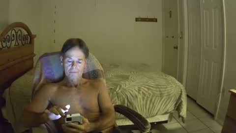 hewes1 online show from December 14, 10:50 pm