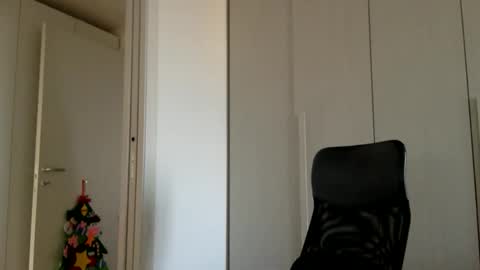 hhombre online show from December 19, 2:03 pm