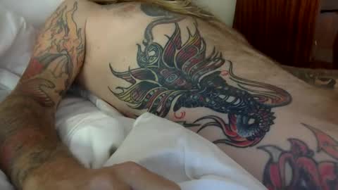 Snapshot of hippybiker chatting on October 20, 10:41 am hippybiker online show from October 20, 10:41 am