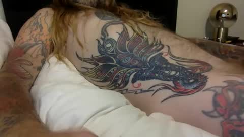 Snapshot of hippybiker chatting on October 29, 11:35 am hippybiker online show from October 29, 11:35 am