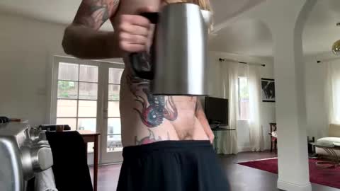 Snapshot of hippybiker chatting on February 12, 4:00 pm hippybiker online show from February 12, 4:00 pm