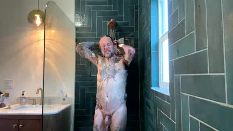 Snapshot of hippybiker chatting on January 29, 4:08 pm hippybiker online show from January 29, 4:08 pm