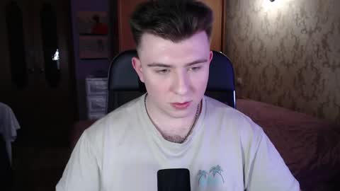 Wolfy online show from April 14, 3:33 pm