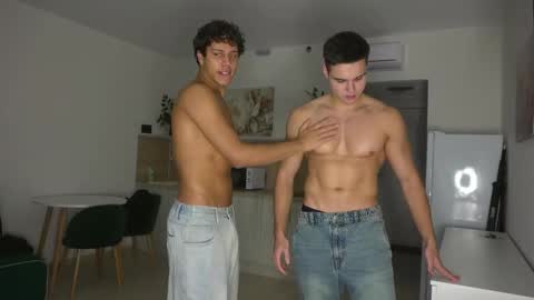 Extaz Athrey Howard online show from December 14, 1:51 pm