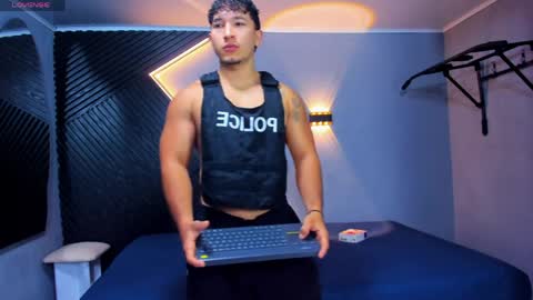 horny_nick18 online show from April 10, 10:22 am