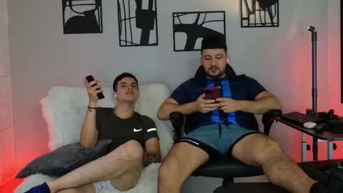 horny_roomies69 online show from February 16, 12:52 am