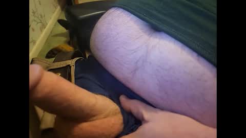 Snapshot of hornynpa chatting on October 17, 12:25 am Say hi if horny online show from October 17, 12:25 am