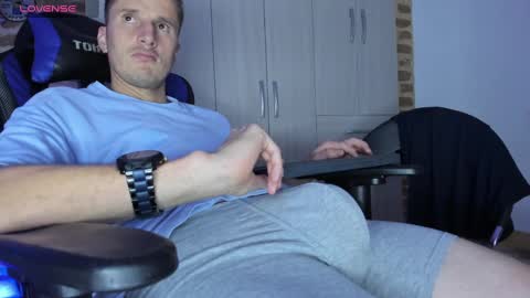 horse_man2 online show from October 4, 2:05 am