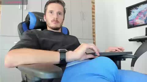 horse_man2 online show from September 22, 5:23 pm