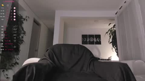 Snapshot of hotay_ chatting on October 23, 1:31 am Andrew xdres08 online show from October 23, 1:31 am
