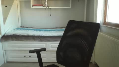 Snapshot of hotboy975334 chatting on October 29, 12:19 pm Alp online show from October 29, 12:19 pm