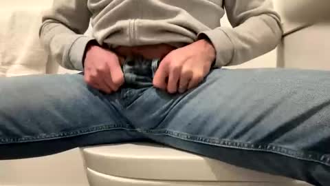 Snapshot of hotbulgedaddy chatting on February 23, 7:17 am Horny for strapping and sounding online show from February 23, 7:17 am