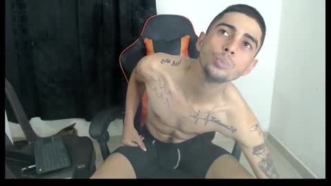 Snapshot of hotsteel420 chatting on February 9, 6:54 am hotsteel420 online show from February 9, 6:54 am