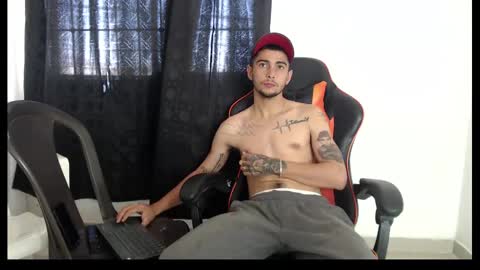 Snapshot of hotsteel420 chatting on February 15, 2:11 pm hotsteel420 online show from February 15, 2:11 pm