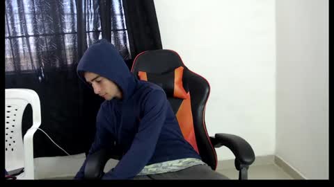 Snapshot of hotsteel420 chatting on January 28, 1:38 pm hotsteel420 online show from January 28, 1:38 pm