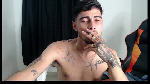 Snapshot of hotsteel420 chatting on January 7, 1:17 am hotsteel420 online show from January 7, 1:17 am