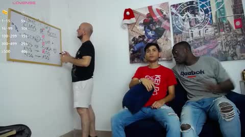 hott_asses online show from December 19, 2:46 pm