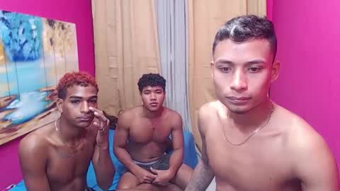 jose bigcock i like masturbate my big dick and finger my ass hole i am so hot online show from January 8, 8:03 pm