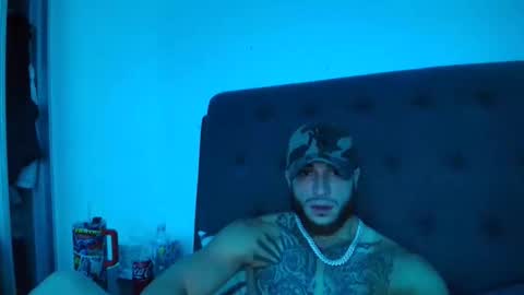 hugecockcommando online show from October 25, 4:31 pm