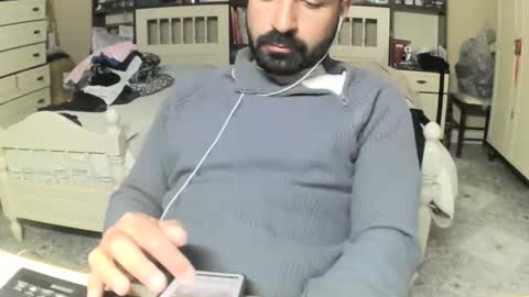 hugeveiny online show from April 13, 5:02 pm