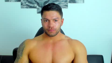 Snapshot of humber_eli chatting on January 6, 11:09 pm Eli online show from January 6, 11:09 pm