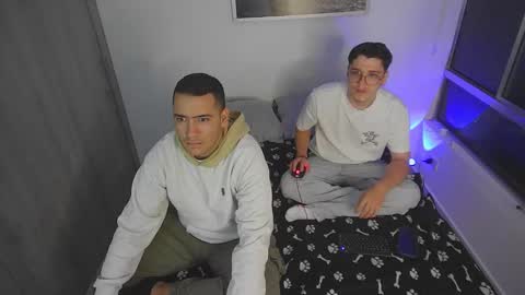 Snapshot of hun_damer chatting on September 18, 1:51 am hun_damer online show from September 18, 1:51 am