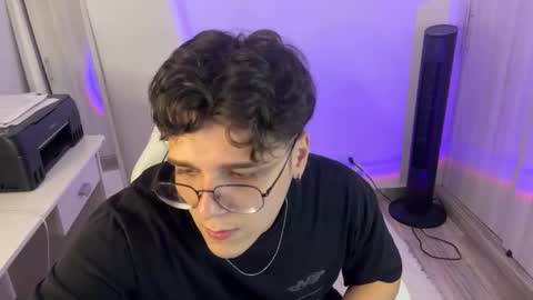 hun_damer online show from November 12, 4:29 am