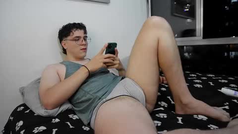 Snapshot of hun_damer chatting on October 7, 1:10 am hun_damer online show from October 7, 1:10 am