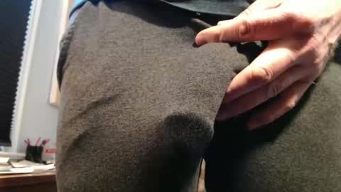 Snapshot of hung_hot_fit10 chatting on October 27, 1:02 pm Big uncut cock dripping online show from October 27, 1:02 pm