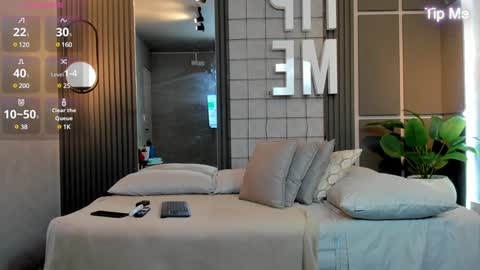 hunk_ryan online show from December 23, 12:19 pm