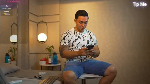 hunk_ryan online show from January 2, 2:35 pm