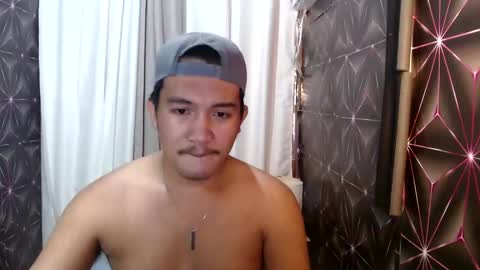 hunkylloyd online show from January 7, 3:58 am