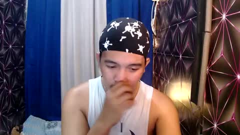 hunkylloyd online show from December 24, 3:38 am