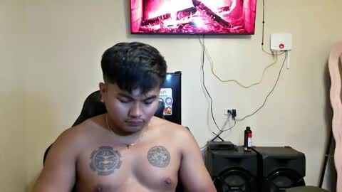 hunkyzeus online show from April 20, 7:00 am