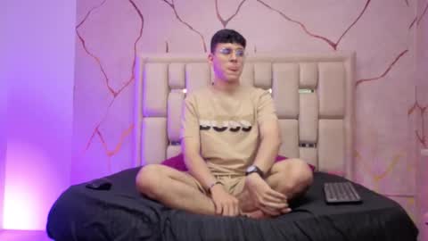 Ian  online show from March 5, 8:38 pm