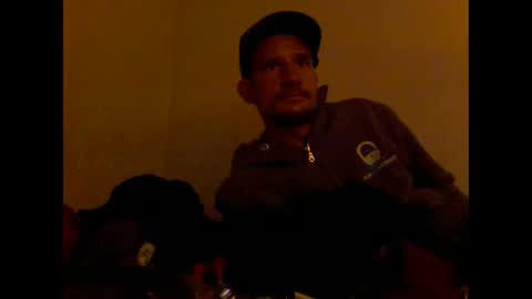 Snapshot of icetwerller chatting on March 10, 2:28 am icetwerller online show from March 10, 2:28 am