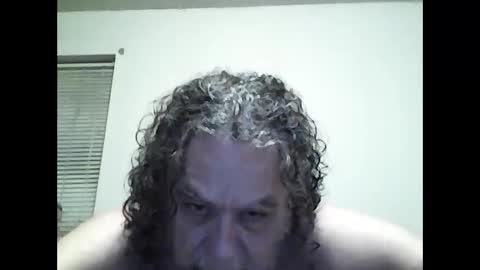 Snapshot of icu2try2xs2 chatting on December 20, 1:03 am icu2try2xs2 online show from December 20, 1:03 am