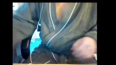 Snapshot of icumalot4you chatting on December 27, 9:17 am icumalot4you online show from December 27, 9:17 am