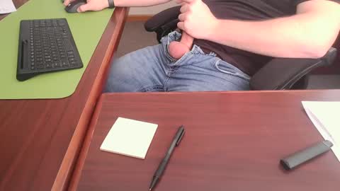 Hung office Stud online show from February 26, 4:14 pm