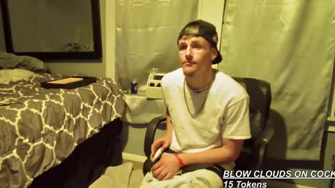 Snapshot of igetherwetter chatting on January 2, 7:12 am Amiri Roue online show from January 2, 7:12 am