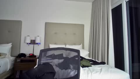 Snapshot of igetherwetter chatting on December 13, 11:02 am Amiri Roue online show from December 13, 11:02 am