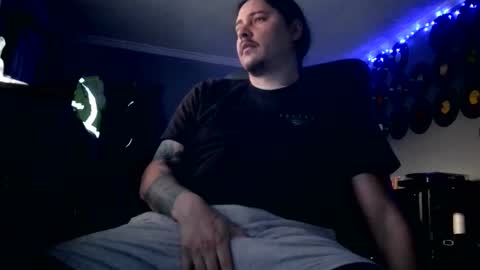 Snapshot of iggy_iggy_iggy chatting on February 13, 11:26 pm iggy_iggy_iggy online show from February 13, 11:26 pm