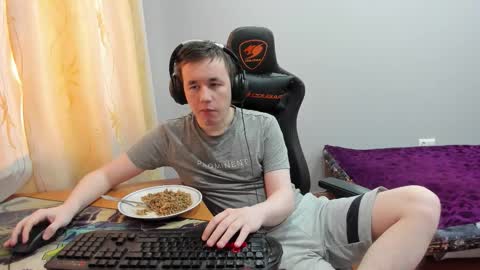 iliaskris online show from December 18, 7:37 am