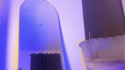 Perseo - Help me with 50 thumbs up online show from January 9, 9:53 pm