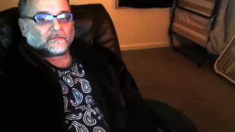 Snapshot of imkmac chatting on February 14, 12:25 pm Kel online show from February 14, 12:25 pm