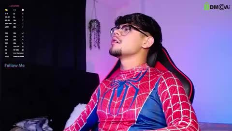 Snapshot of isaac_saenz chatting on October 26, 10:12 pm Isaac Saenz. online show from October 26, 10:12 pm