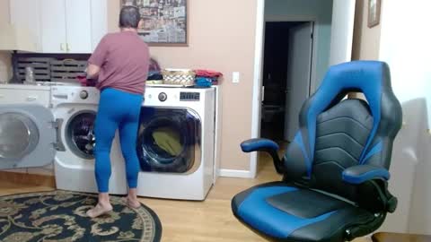 Jim online show from December 9, 9:39 am