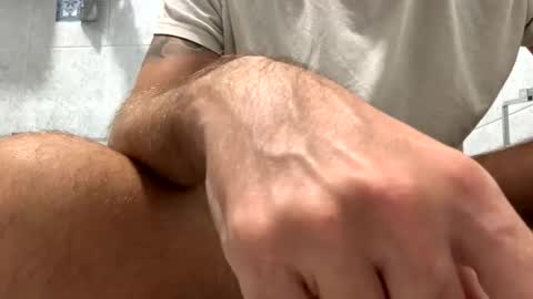 Snapshot of italianbigcock91 chatting on October 3, 5:23 am italianbigcock91 online show from October 3, 5:23 am