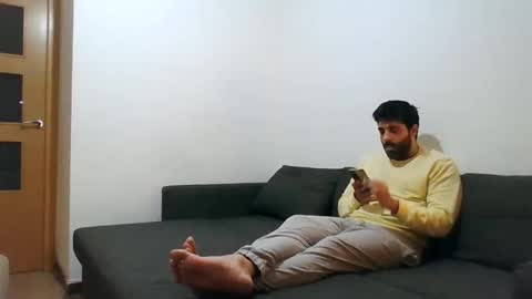 Snapshot of italianboybcn chatting on December 17, 8:34 am italianboybcn online show from December 17, 8:34 am